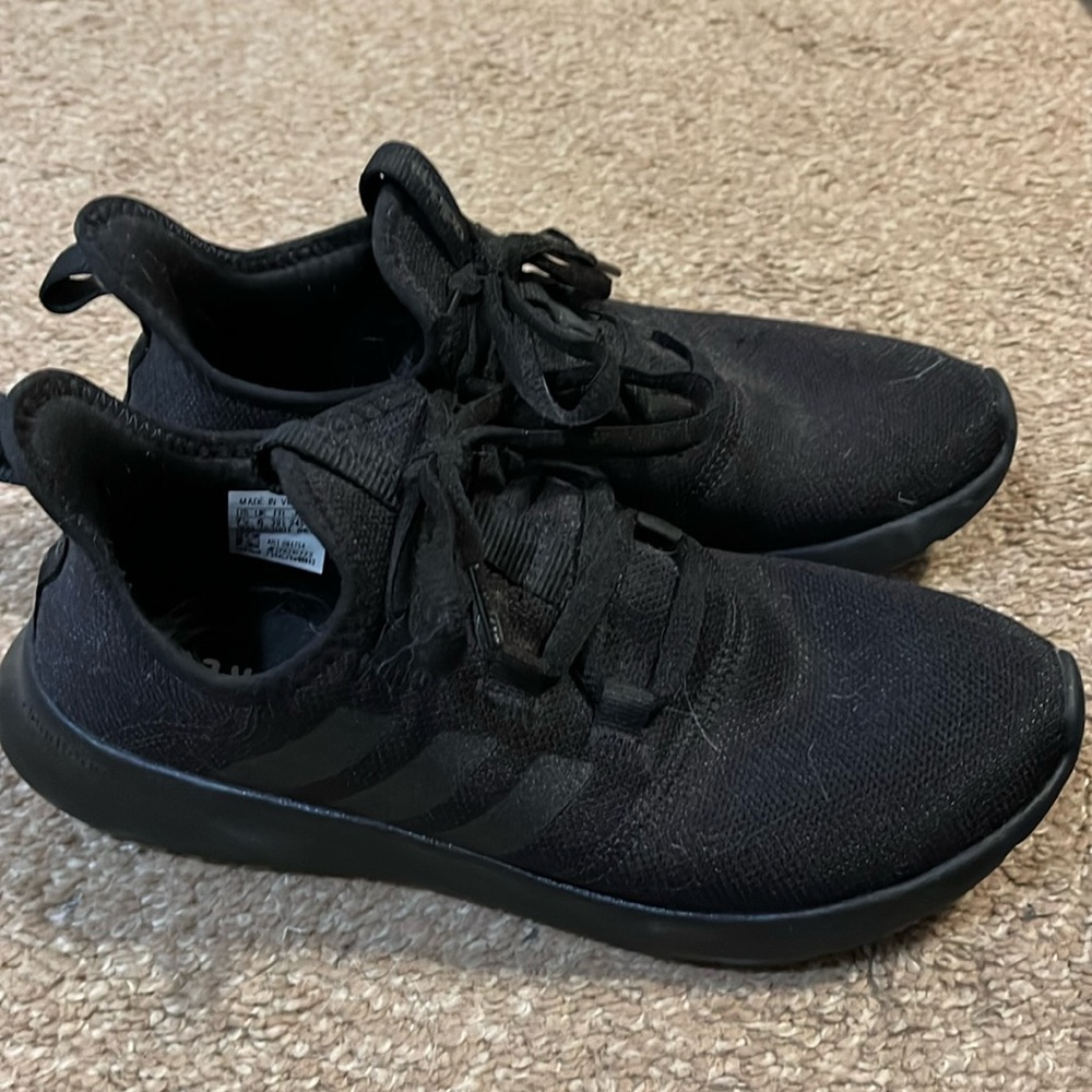 Women’s Adidas Athletics shoes 7.5 EUC
